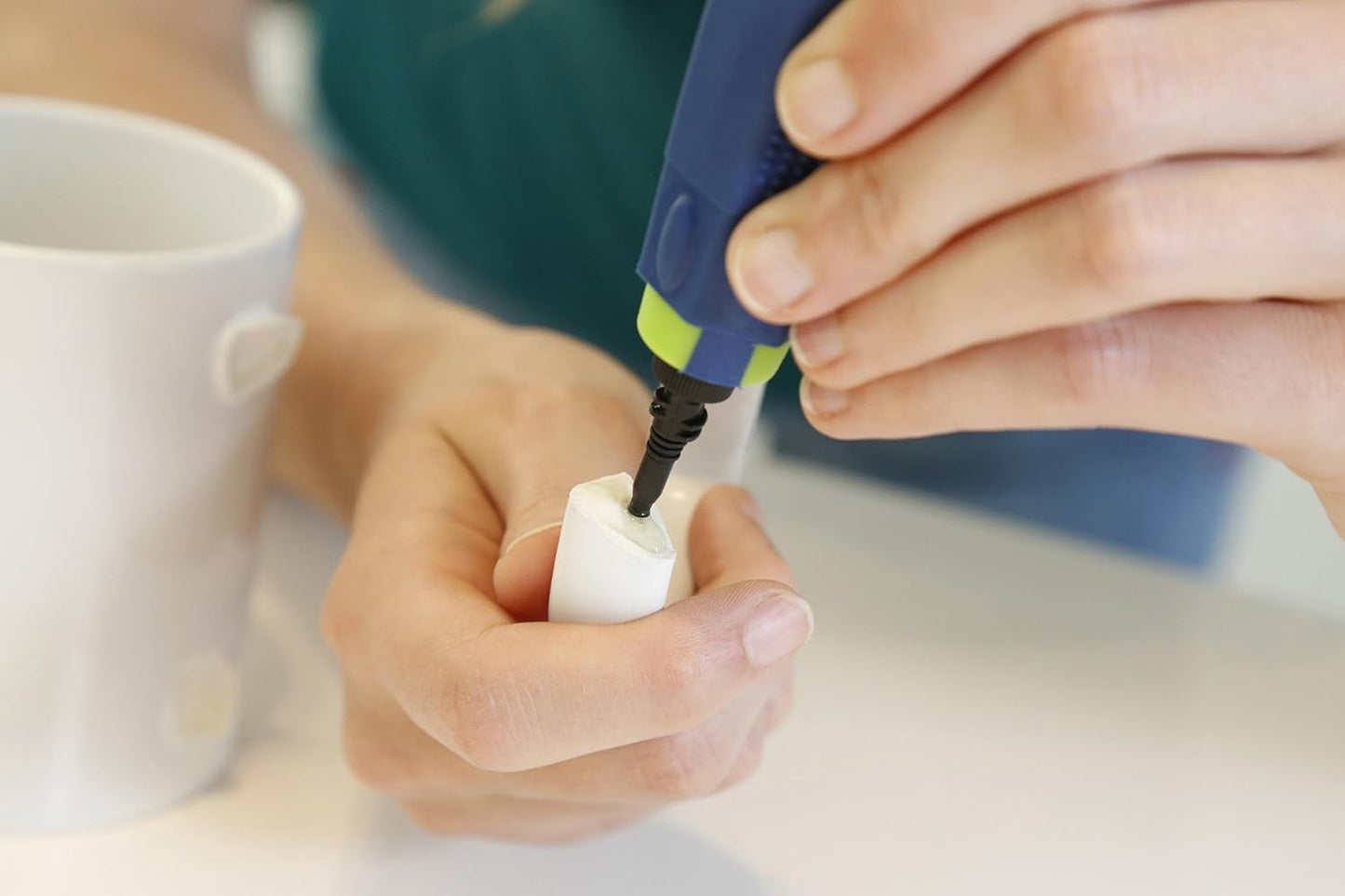 غراء خارق بتقنية الضوء –