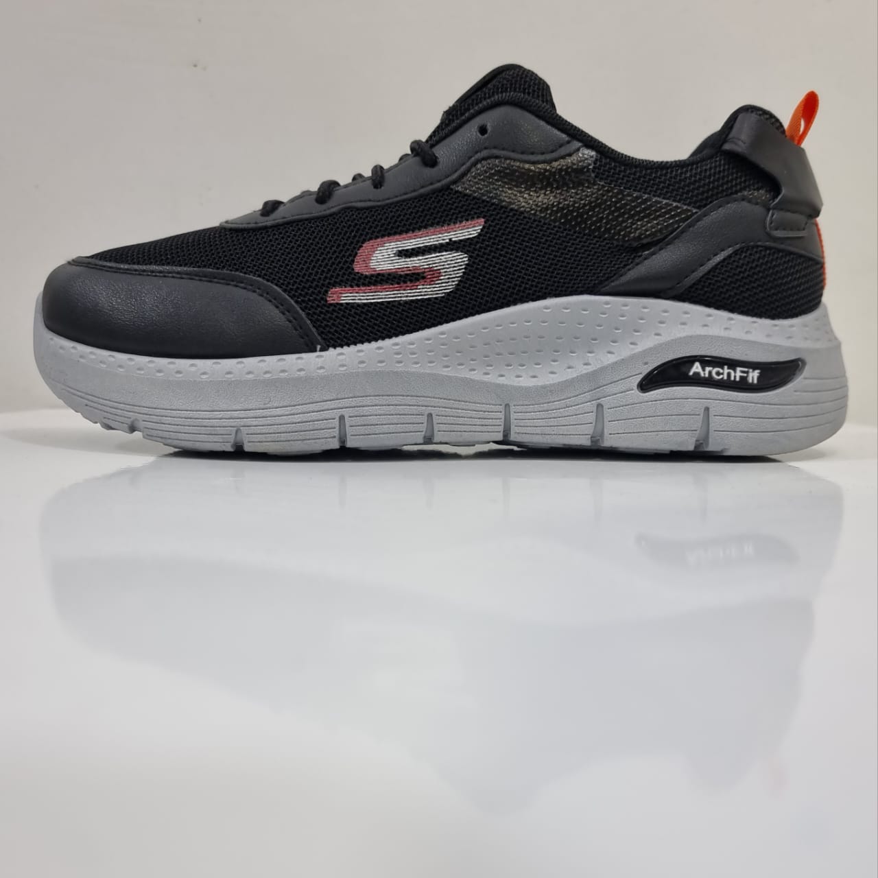Skechers Nouveau Modèle "S"