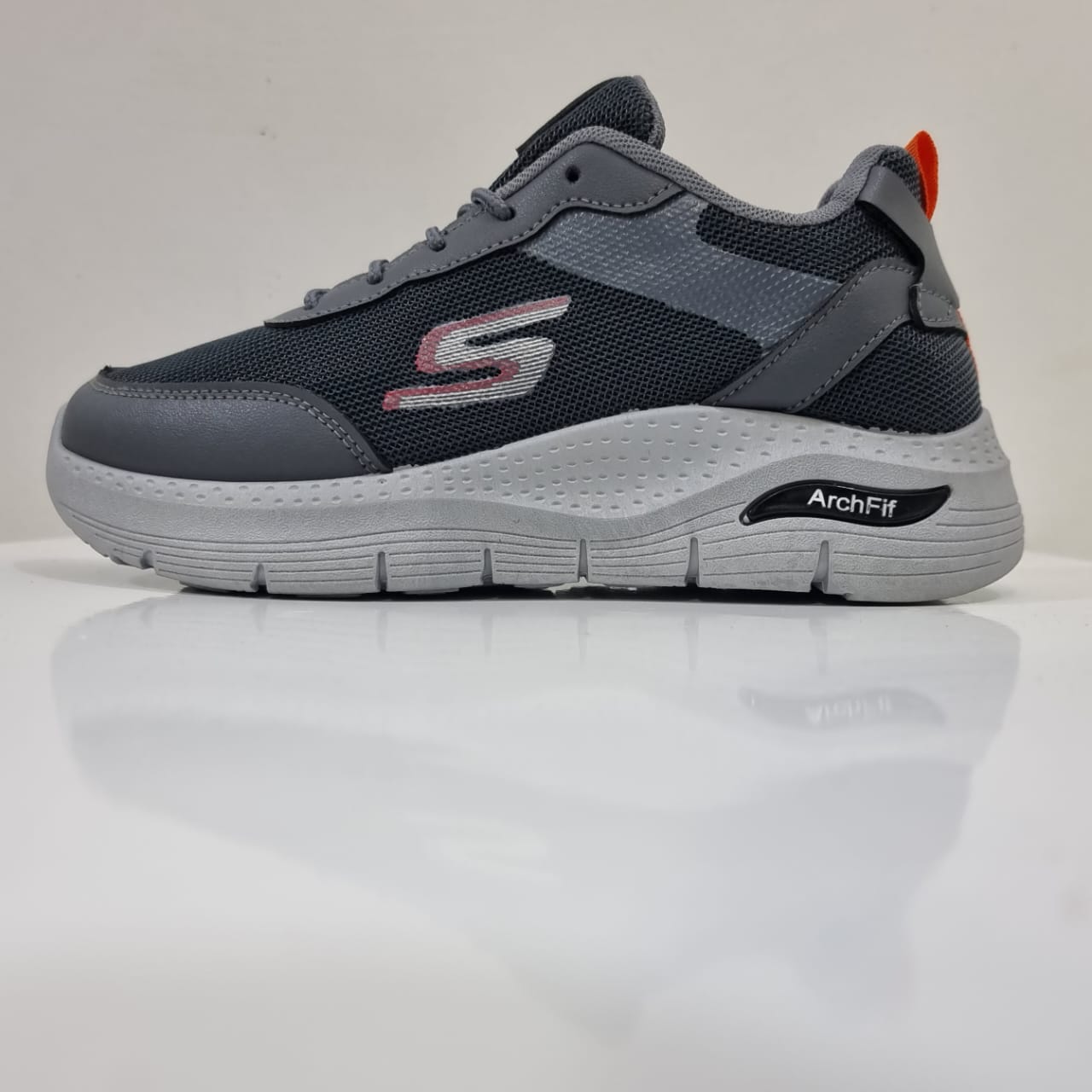 Skechers Nouveau Modèle "S"