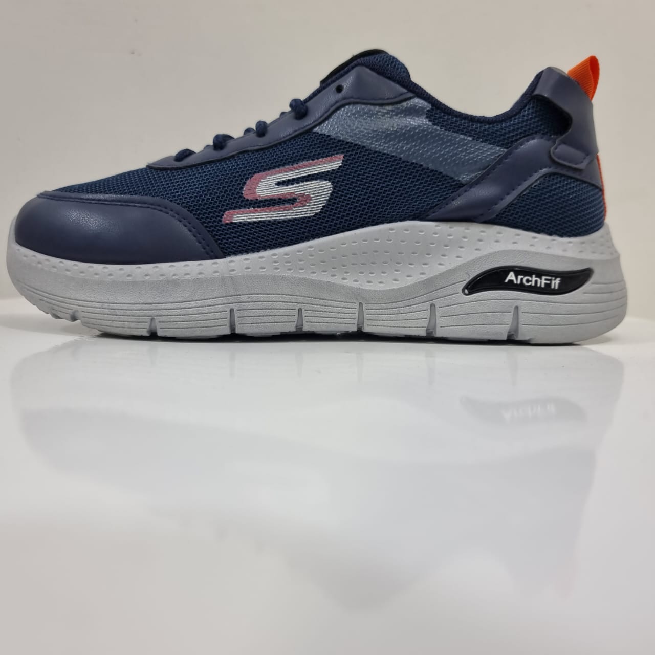 Skechers Nouveau Modèle "S"