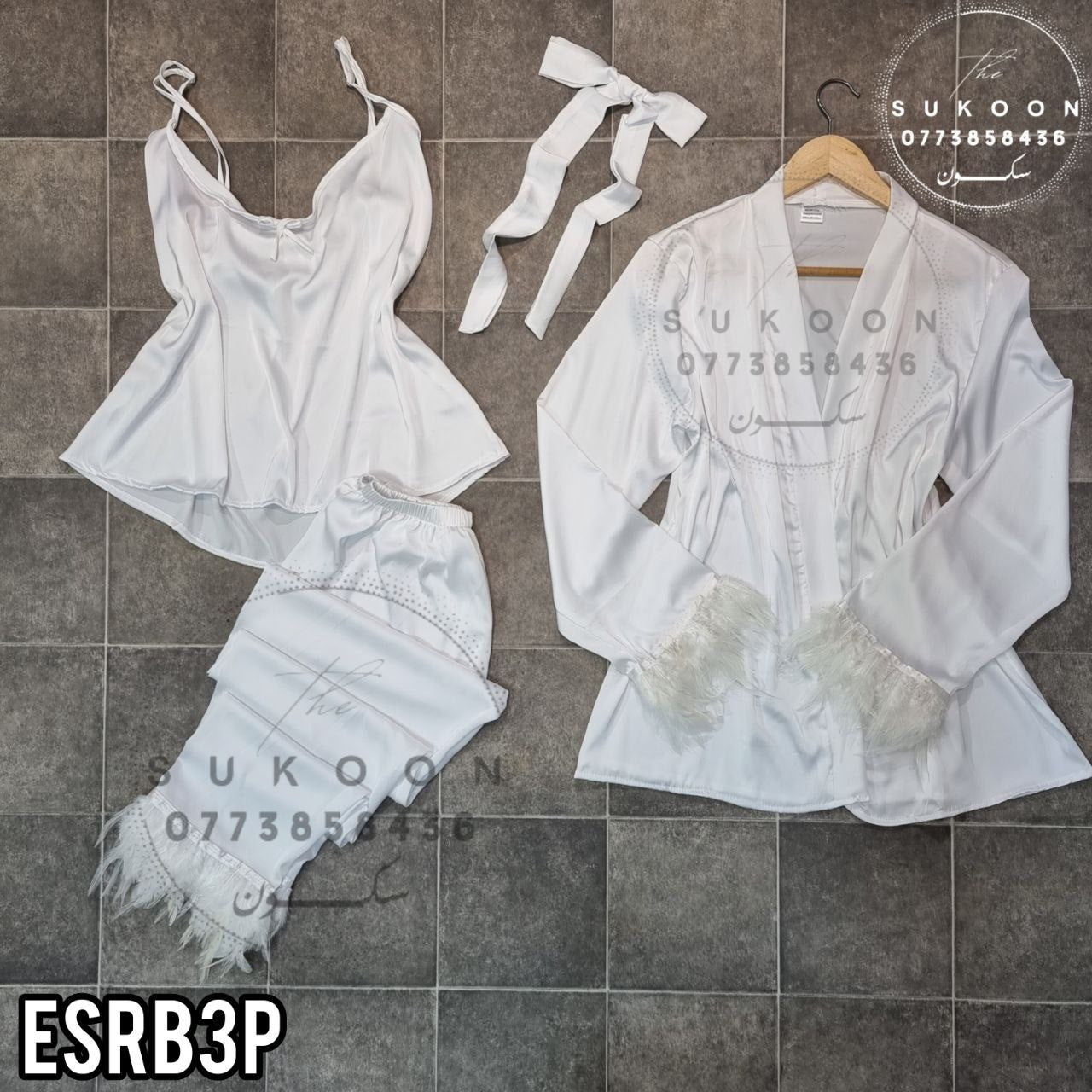 بيجامة نسائية من ثلاث قطع مزينة بريش في الأكمام و الأقدام ensemble de pyjama 3 pièces décoré avec des plumes